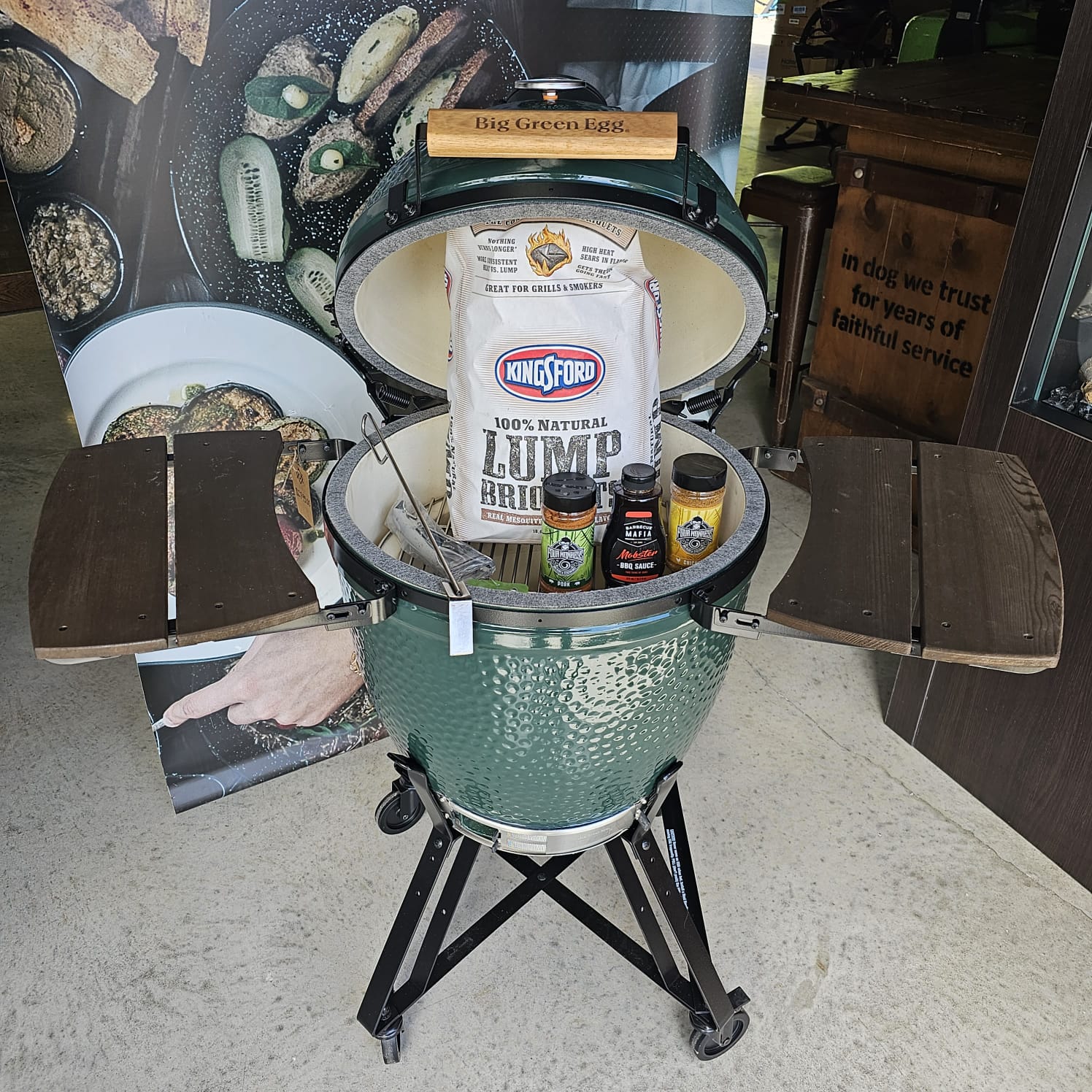 Big Green Egg Large Kingsford Briquet Combo With Side Tables